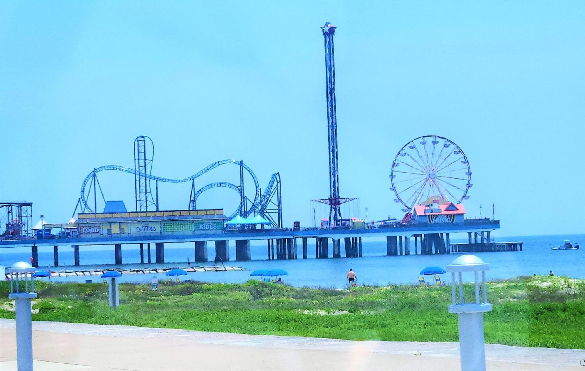 Casaazul-2605B-Pleasure Pier & Beach A Block Away- 3Bed 2Bath 7 Beds- 7 Minutes To Cruise Terminal Galveston Exterior photo